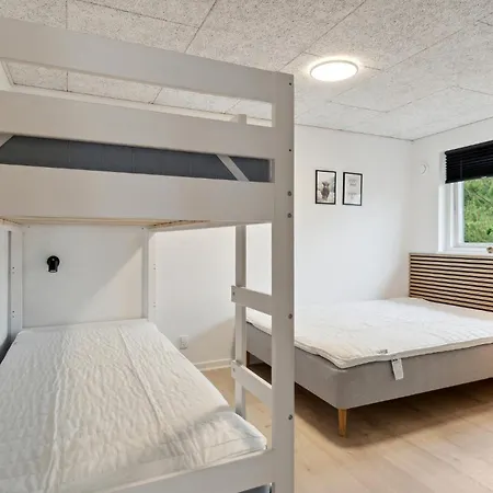 4 Bedroom Beautiful In Blåvand
