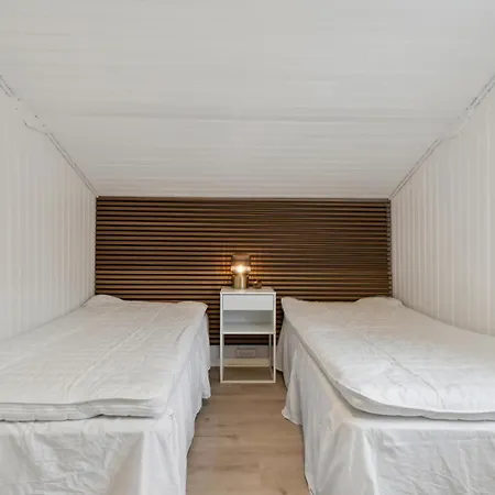 4 Bedroom Beautiful In Feriehus *