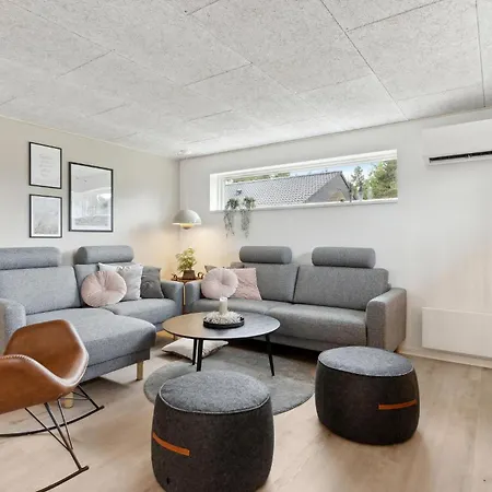 4 Bedroom Beautiful In * Blåvand