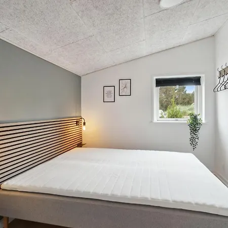 Feriehus 4 Bedroom Beautiful In