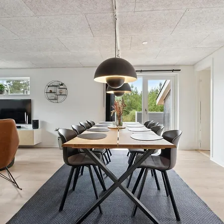 4 Bedroom Beautiful In Feriehus *