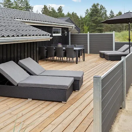 Feriehus 4 Bedroom Beautiful In