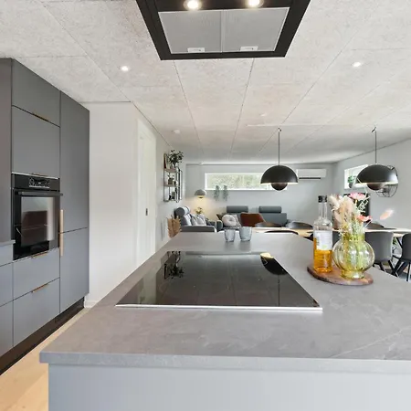 4 Bedroom Beautiful In Blåvand